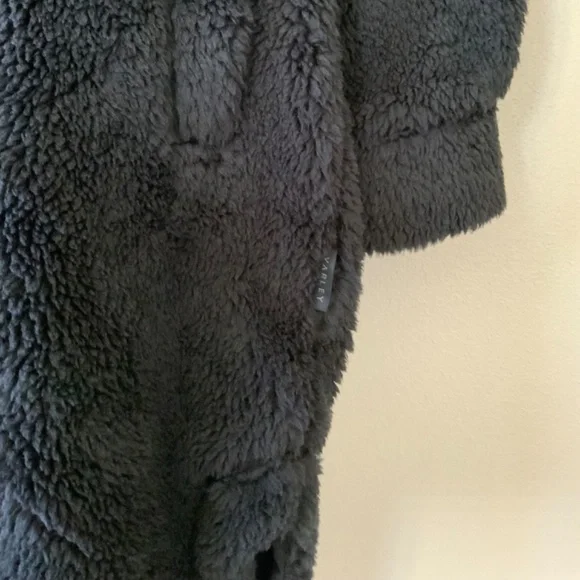 NWT Black Sherpa VARLEY Jones Coat - Picture 12 of 16